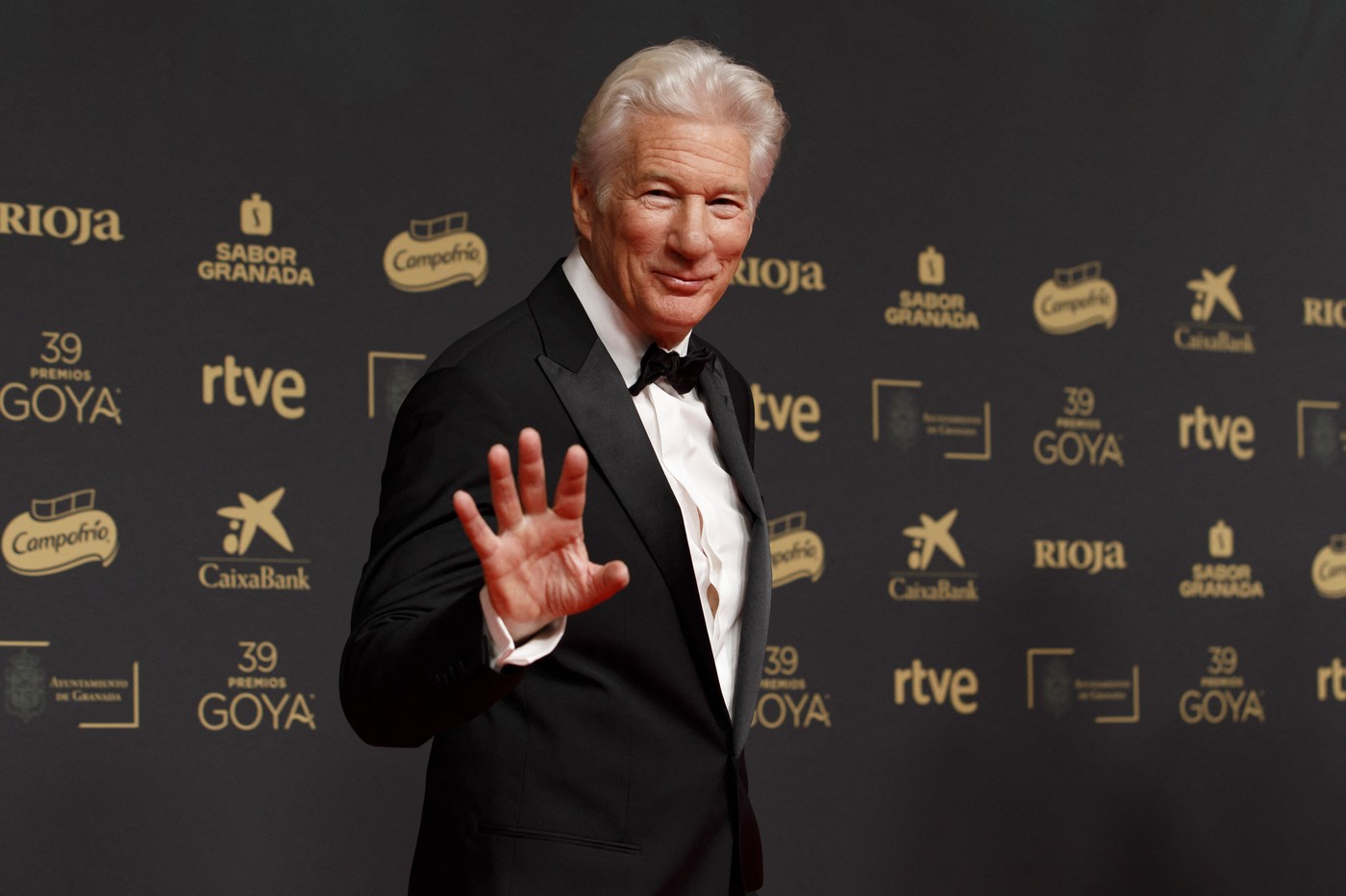 Actorul Richard Gere îl consideră „o brută, un gangster” pe Trump. „Peste tot, autoritarismul preia controlul”