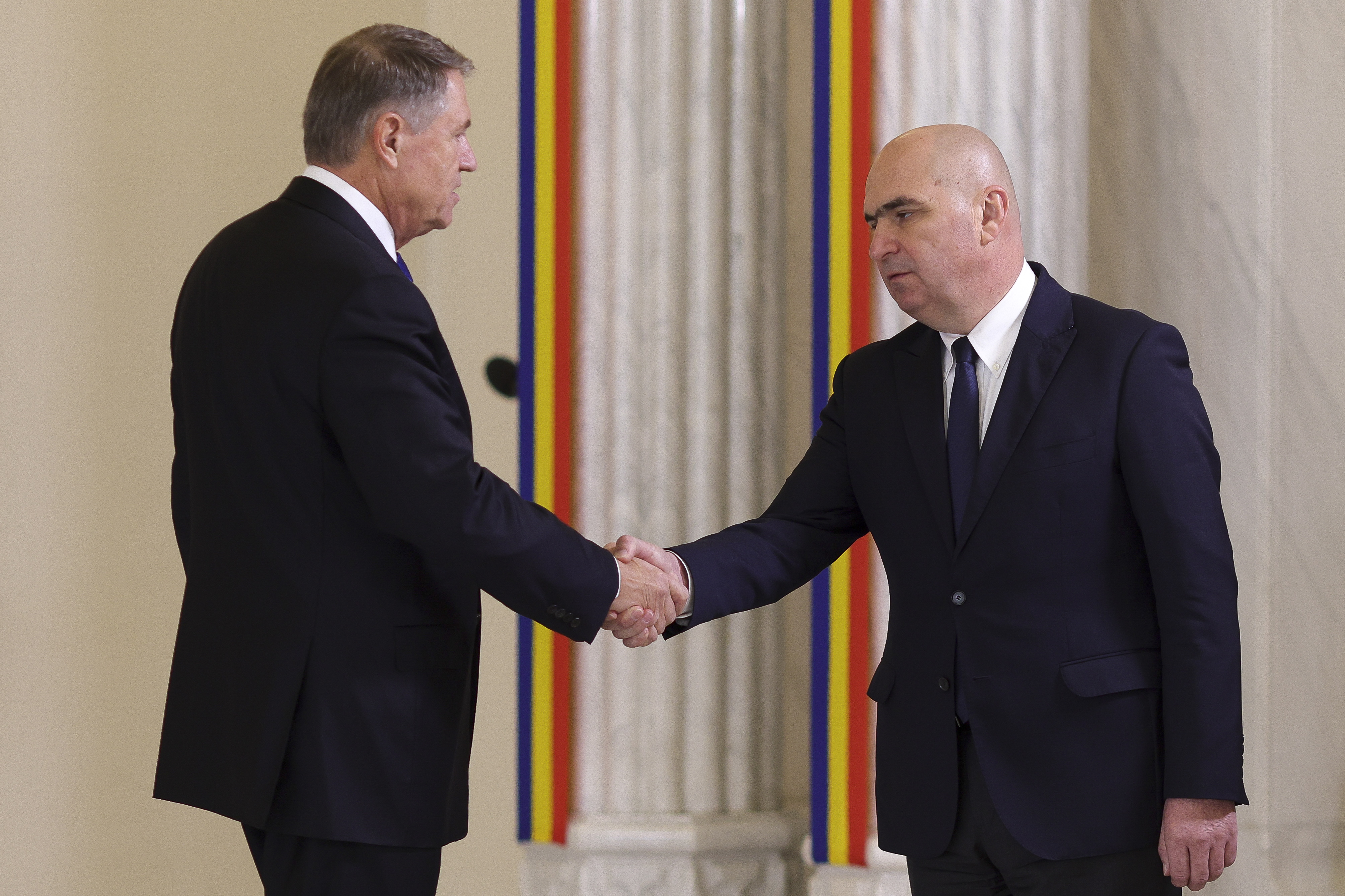 Ilie Bolojan a preluat mandatul de președinte interimar al României. Ceremonia de predare a mandatului prezidențial s-a încheiat