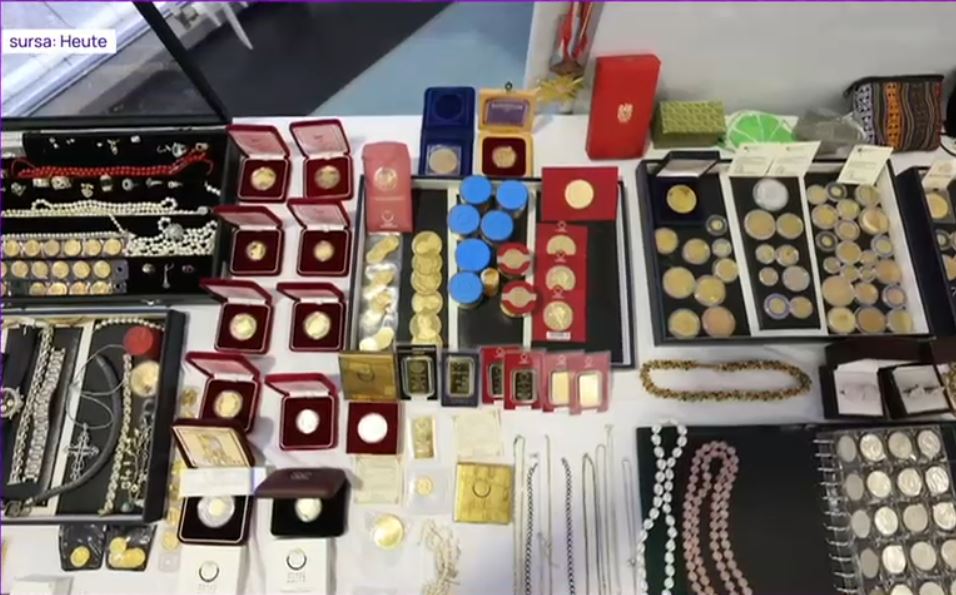 Ghicitoare din România, căutată în Austria. În casa femeii au fost găsite aproape 7 milioane de euro și 25 kilograme de aur
