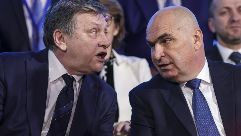 crin antonescu si ilie bolojan vorbesc la o sedinta de partid