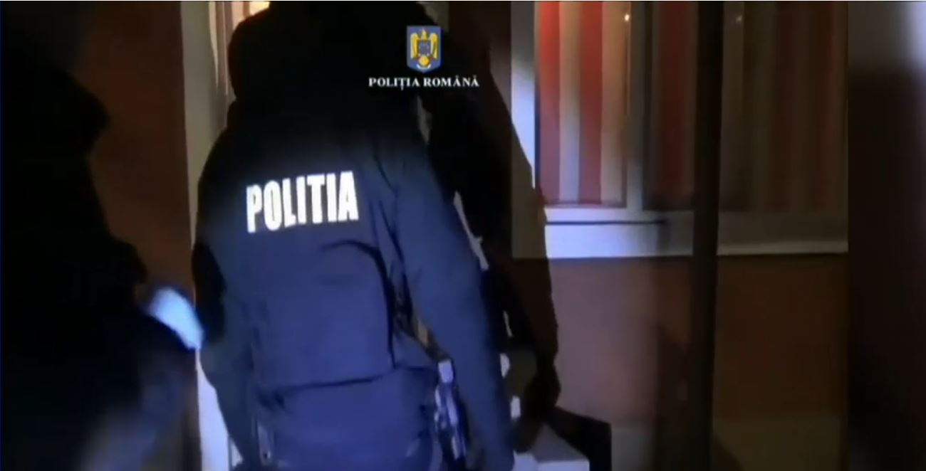 O asistentă din Târgu Jiu a fost reținută, după ce ar fi furat 140 de mii de euro și bijuterii de la un medic