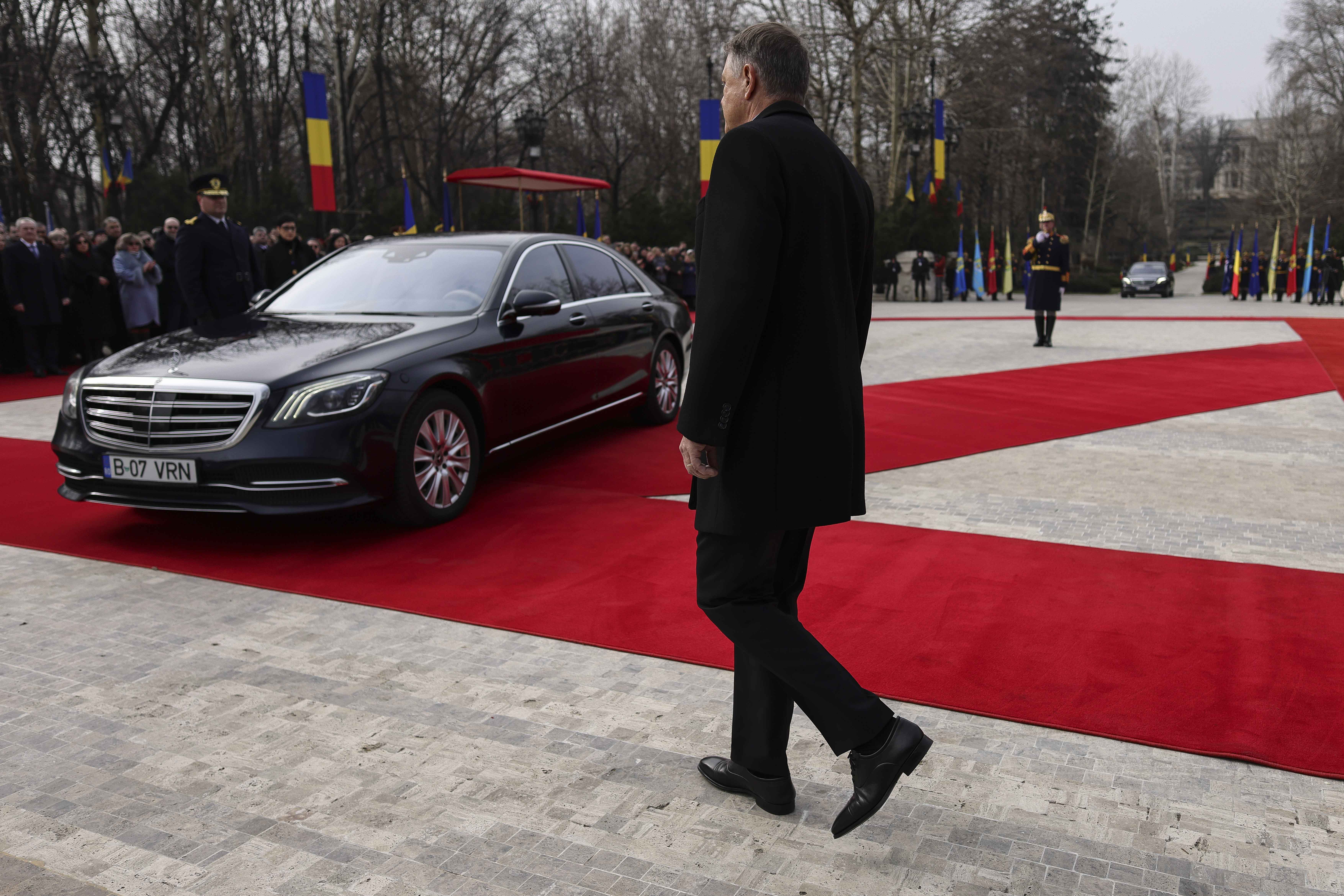 În cât timp a parcurs Klaus Iohannis drumul de la București la Sibiu, fără antemergător