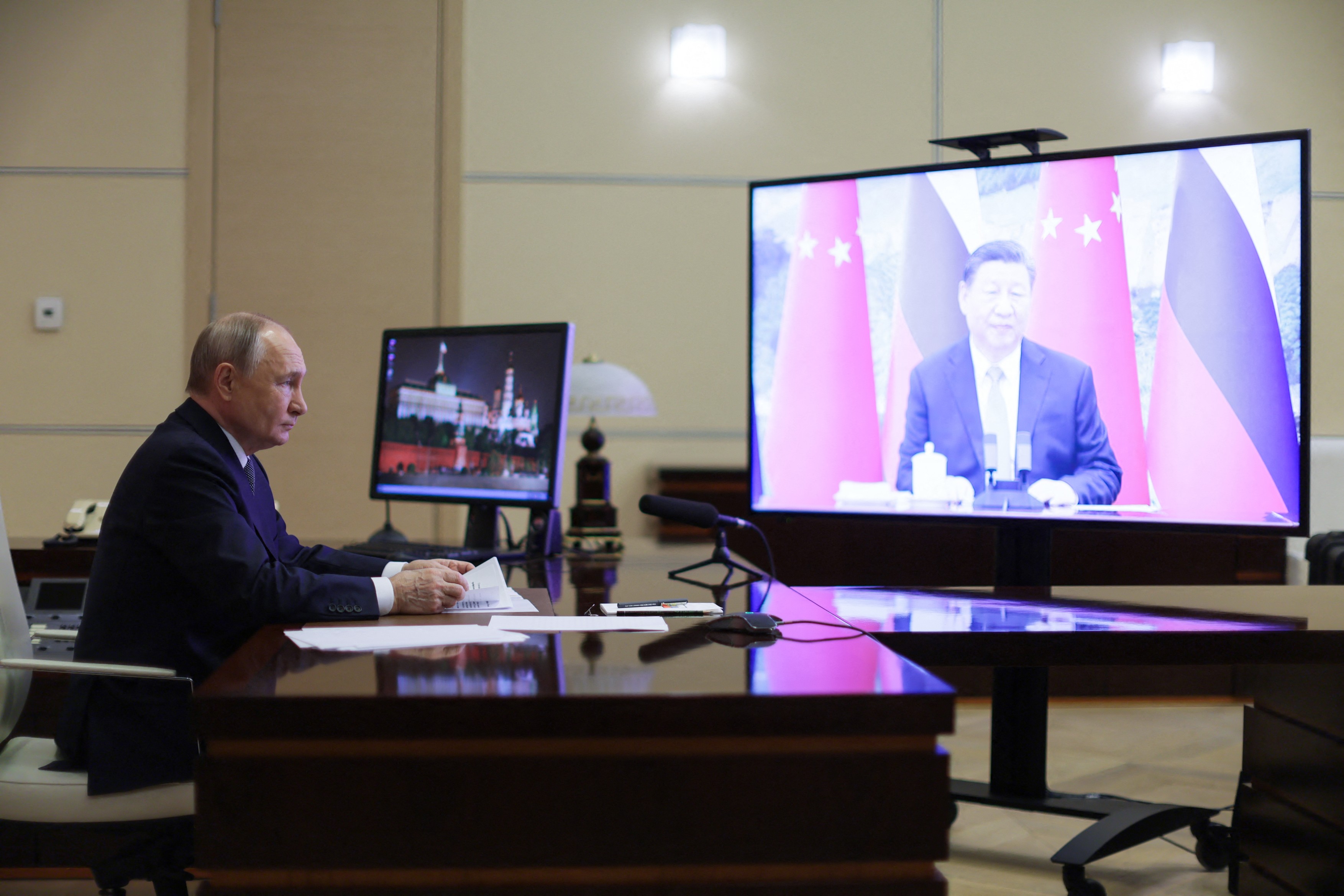 Ce a vorbit Putin cu Xi Jinping la trei ani de la declanșarea războiului în Ucraina: „China este bucuroasă să vadă eforturile pozitive”