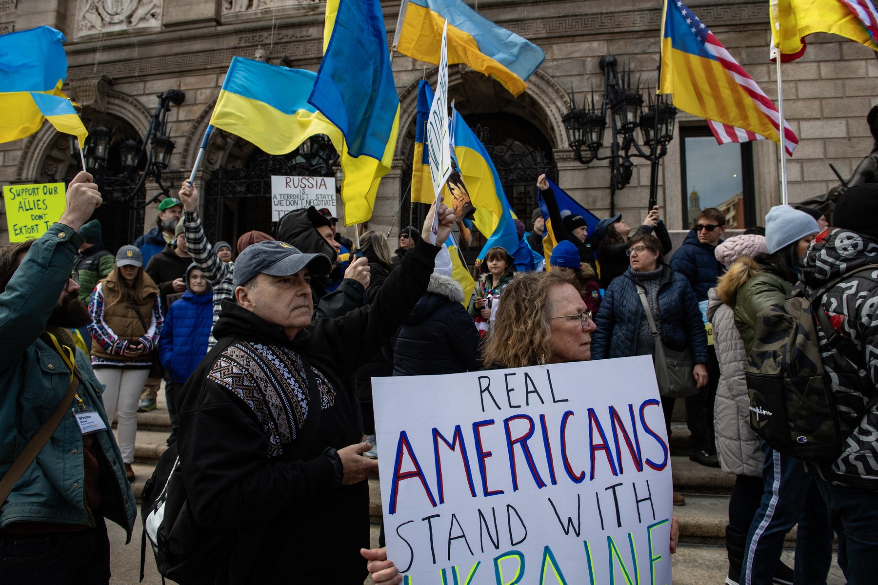 Miting pro-Ucraina organizat în Boston cu ocazia împlinirii a trei ani de la declanșarea războiului