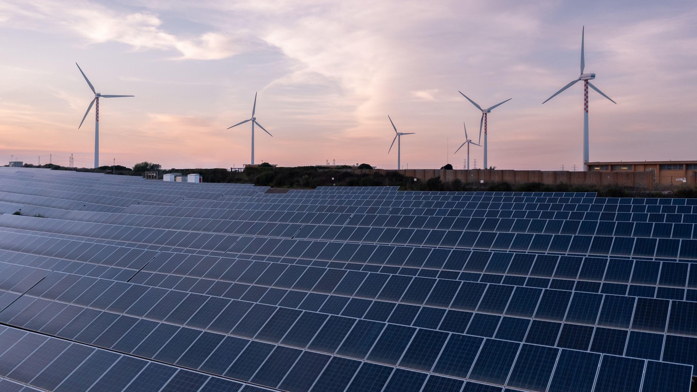 Cum irosește UE energia verde și ce impact are acest lucru asupra prețurilor. Marea problemă: stocarea