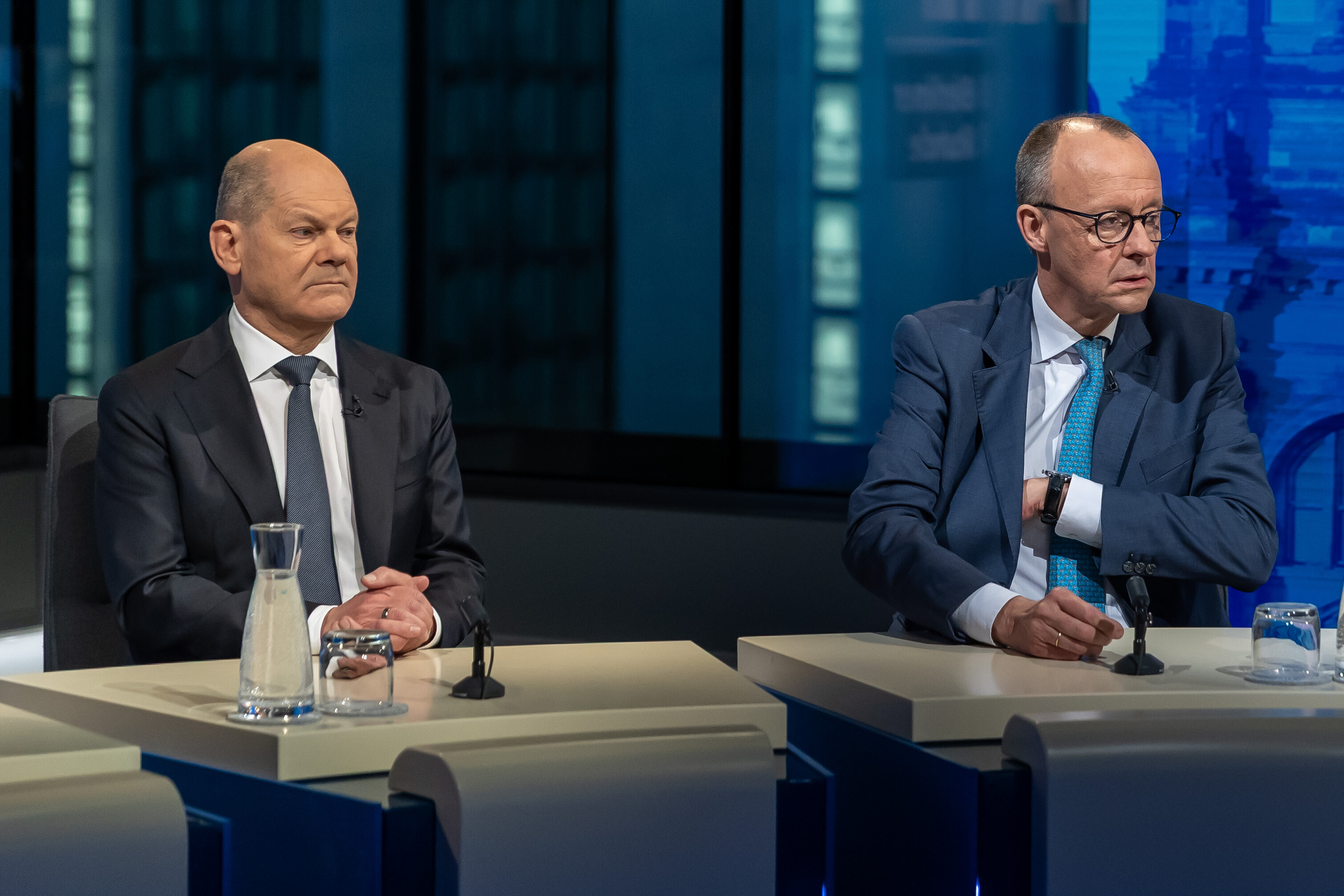 Au început negocierile pentru formarea noului guvern de la Berlin: Merz s-a întâlnit cu Olaf Scholz pentru discuții preliminare