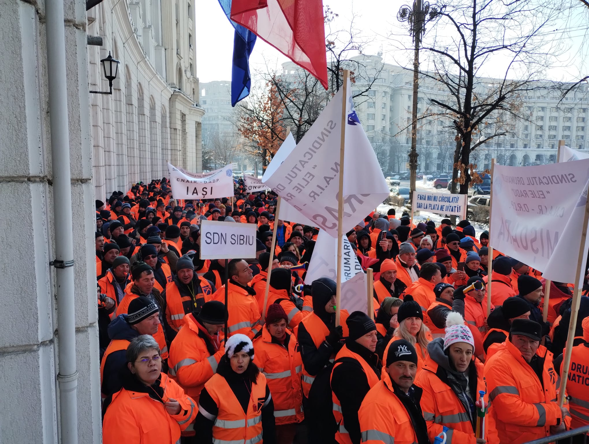 Drumarii protestează la Ministerul de Finanțe: „Suntem în pragul unui dezastru rutier şi social”. Când vor discuta cu guvernanții