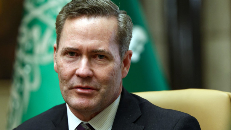 mike walt la o sedinta