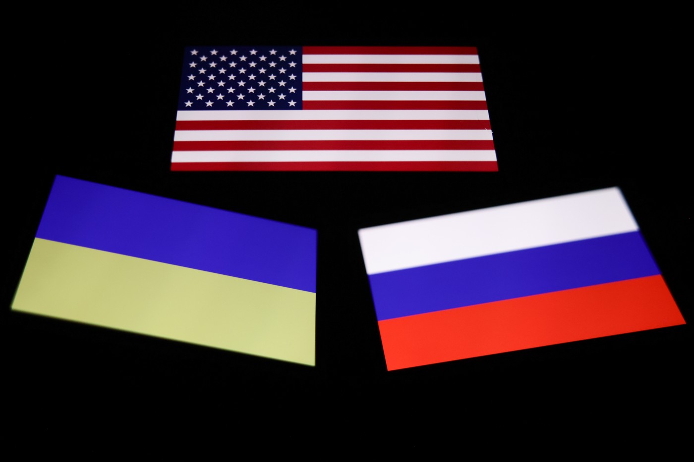 Reuters: Americanii şi ruşii s-au întâlnit în ultimele luni în secret în Elveţia pentru discuţii neoficiale despre războiul din Ucraina