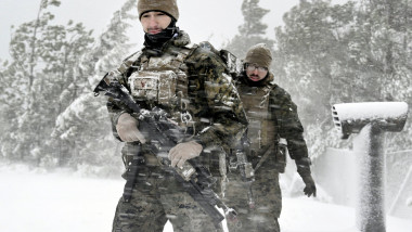 Freezing Winds 24 -harjoituksen Porvoon mediatilaisuudessa kerrotaan Merivoimien ja Yhdysvaltain merijalkaväen yhteistoiminnasta