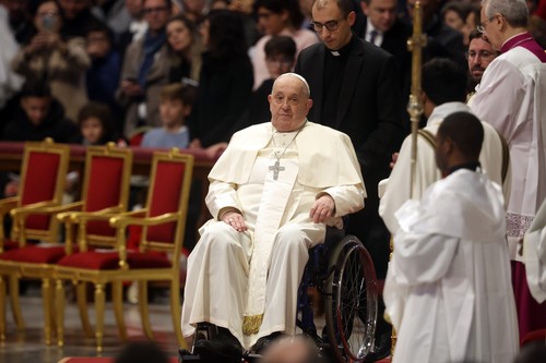 Papa Francisc nu este în afara pericolului. Avertismentul lansat de echipa de medici ai Suveranului Pontif