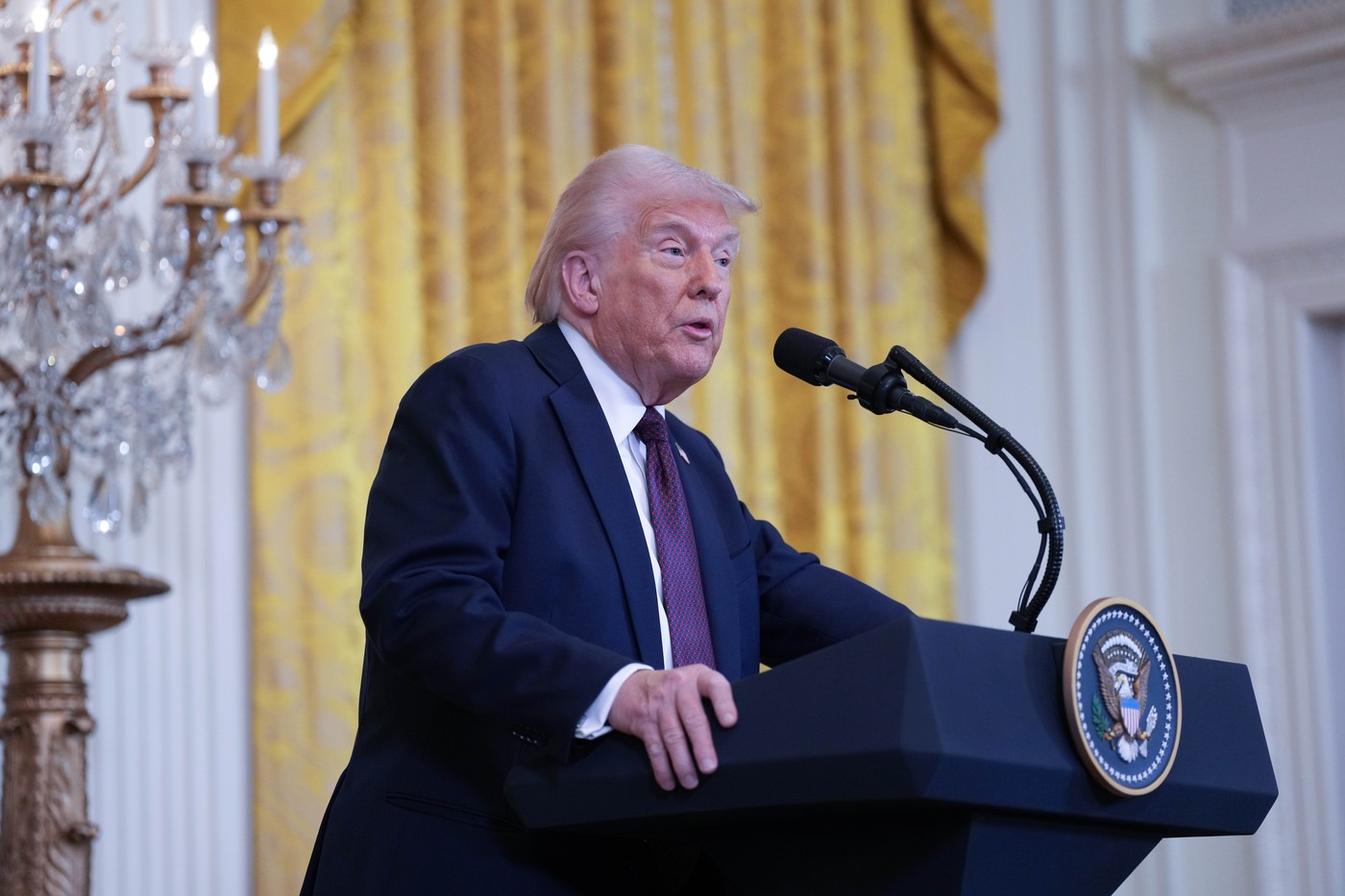 SUA suspendă ajutorul militar pentru Ucraina. CNN: Este o strategie de presiune, Trump aşteaptă scuze de la Zelenski