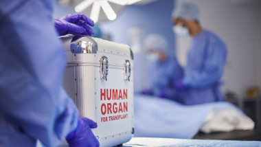 transplant de organe in sala de operatie a spitalului