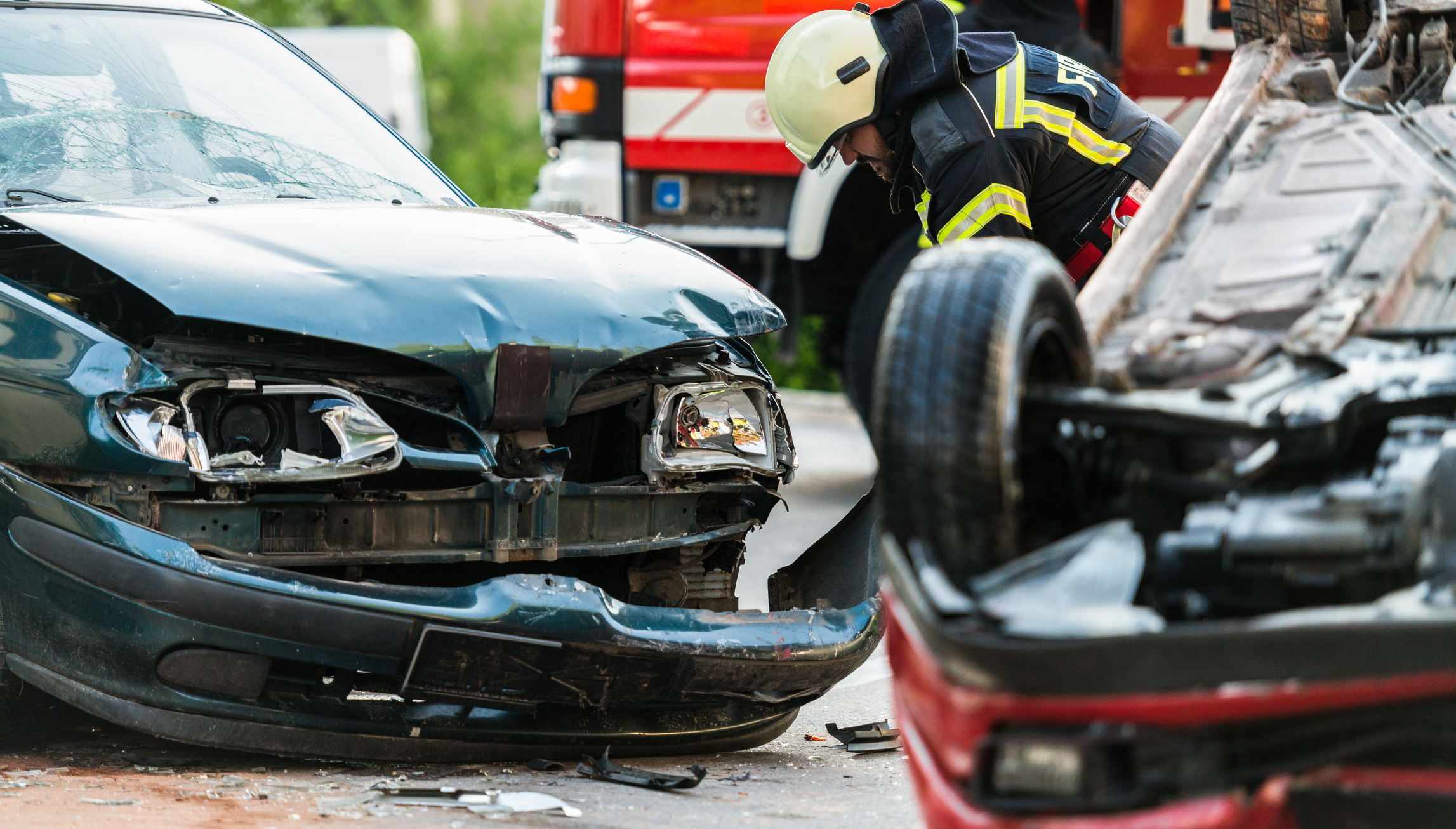 Experiment Digi24: Lucrurile banale pe care le ținem în mașină, care pot deveni adevărate „proiectile” în cazul unui accident rutier