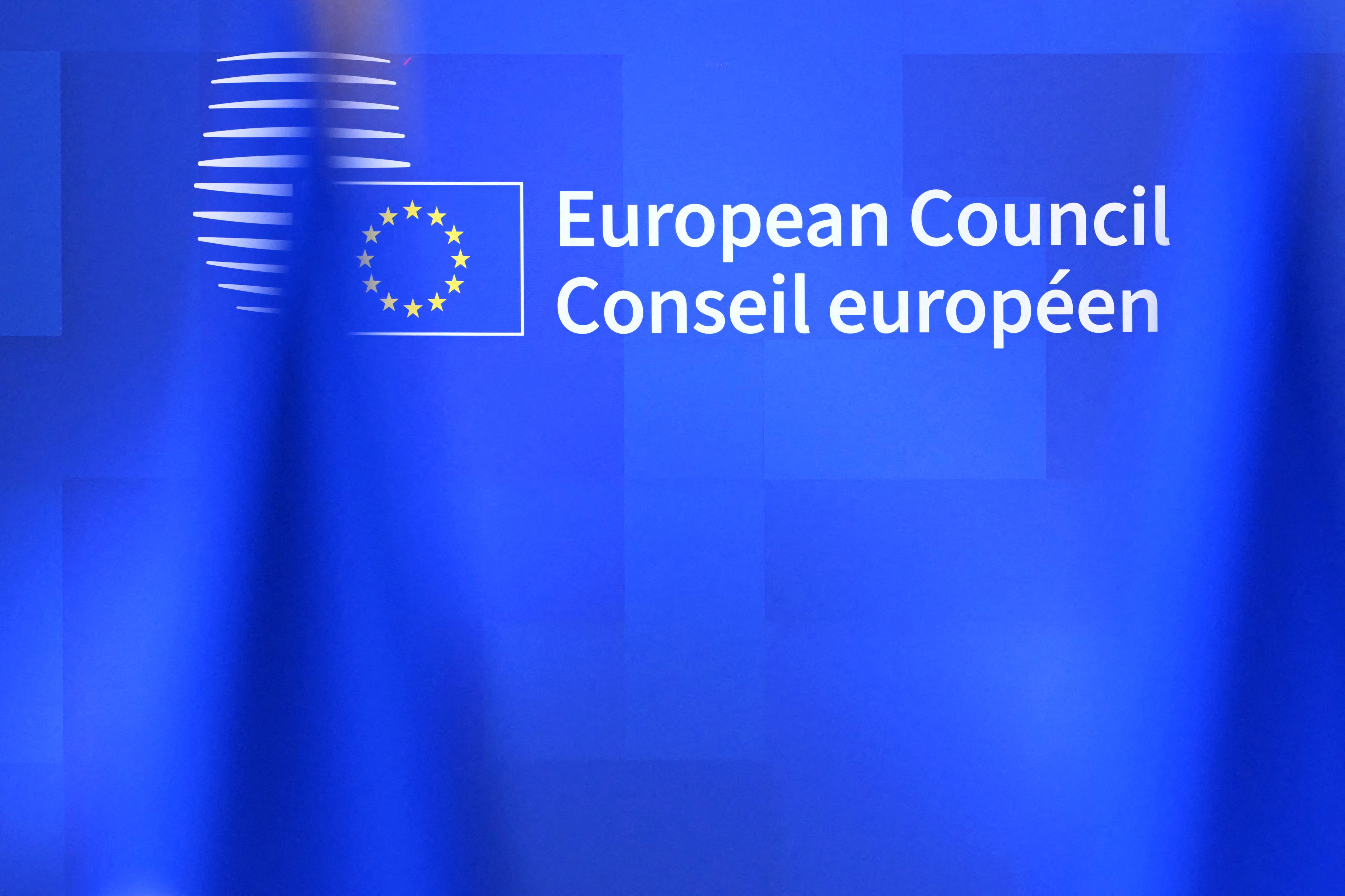 Mica țară din Europa față-n față cu problemele UE din 2026: de la războiul din Ucraina la salvarea industriilor critice