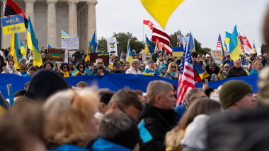 Washington DC, USA. 22nd Feb 2025. A protests marking the three year anniversary of Russia's further invasion of Ukraine Washington DC, USA. Feb, 2025. Credit: Diego Montoya/Alamy Live News