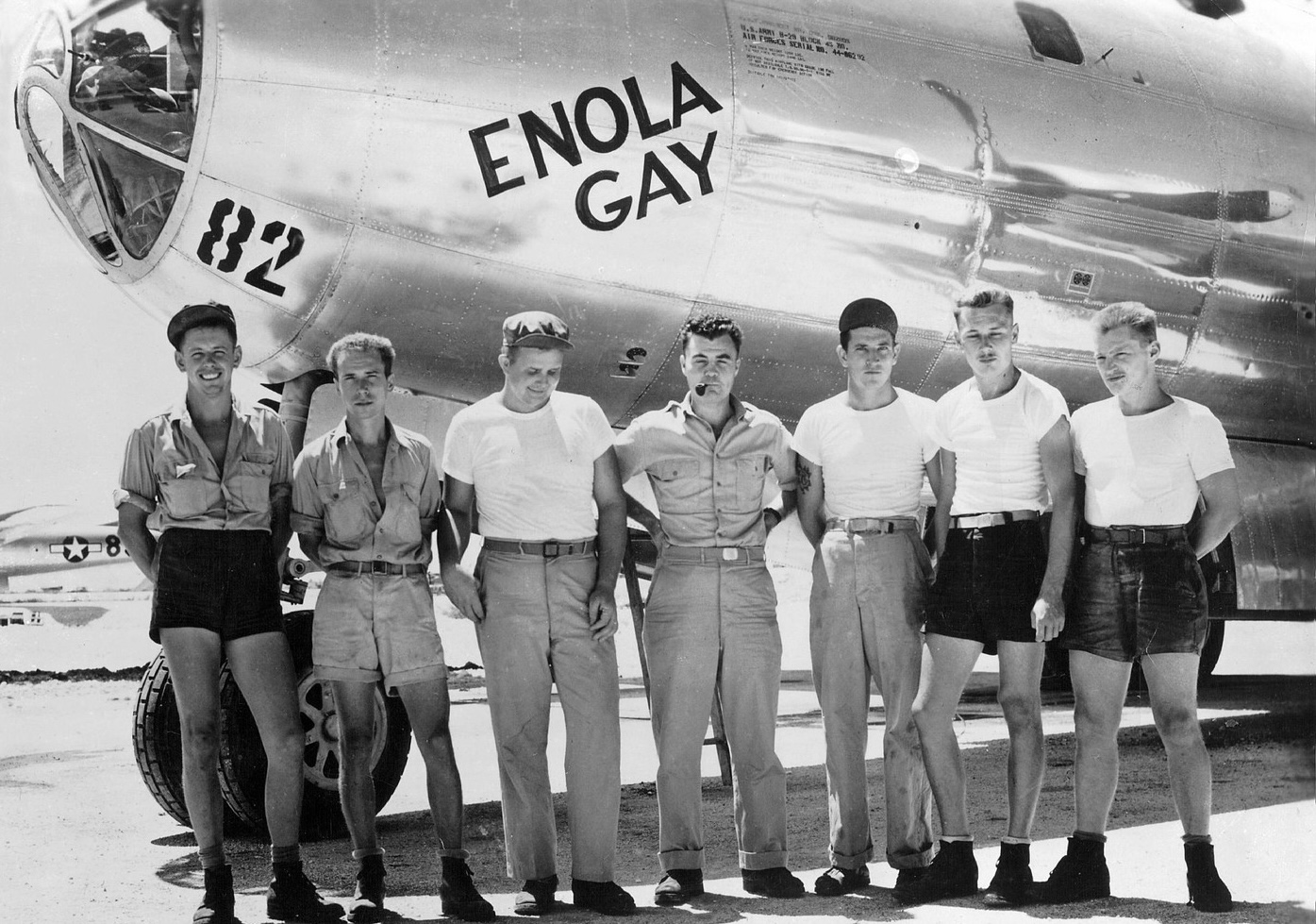 Departamentul Apărării din SUA vrea să șteargă imaginea avionului care a bombardat Hiroshima, din cauza numelui: Enola Gay