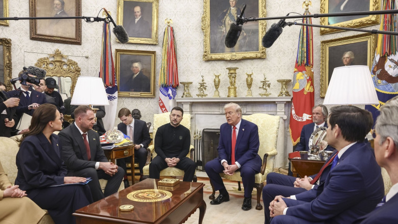 US President Donald Trump (3-R) meets with Ukrainian President Volodymyr Zelensky (4-L) in the Oval Office of the White House, press in the room