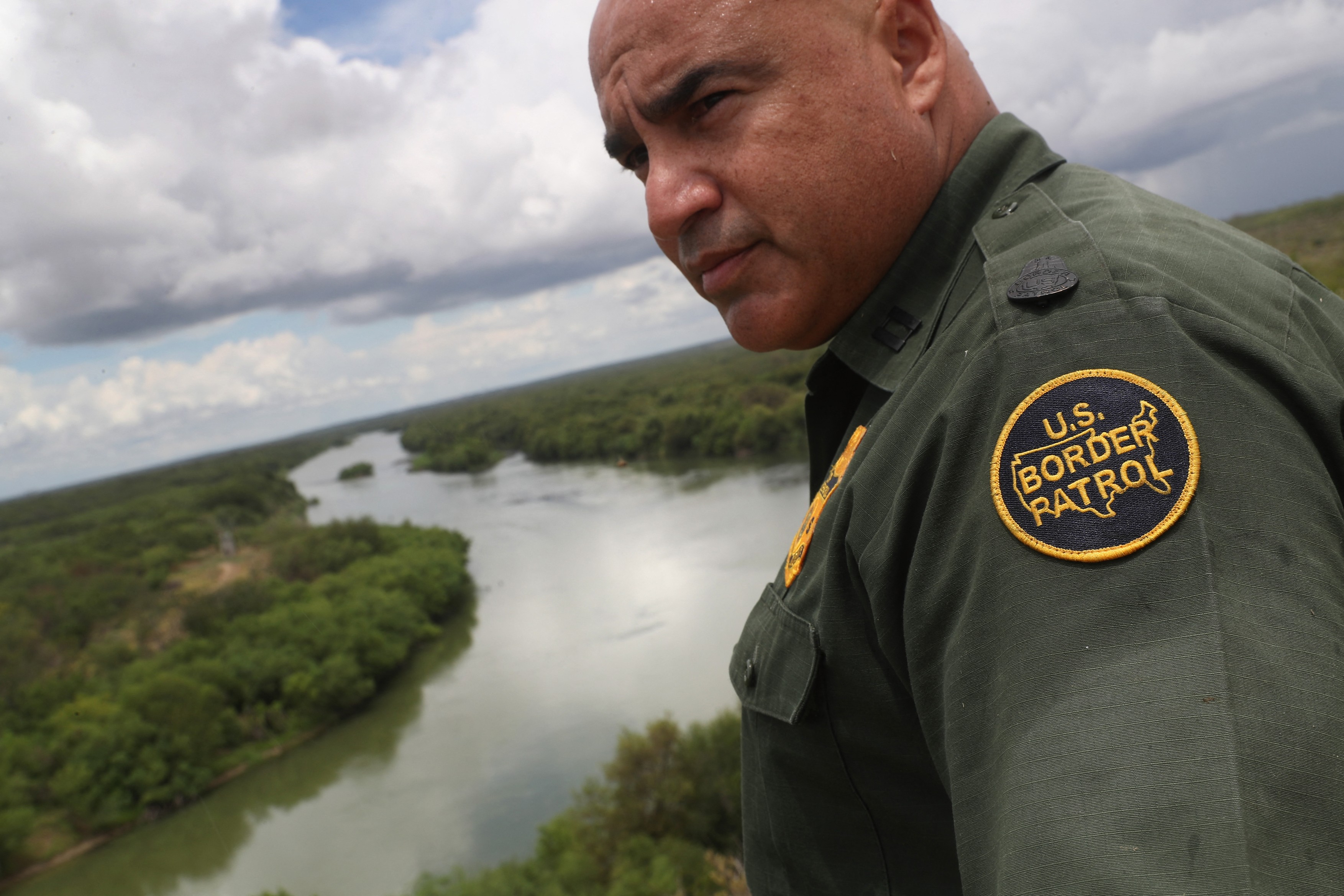 Administrația Trump trimite aproape 3.000 de soldați americani la granița cu Mexicul. Anterior a mai trimis 1.500 