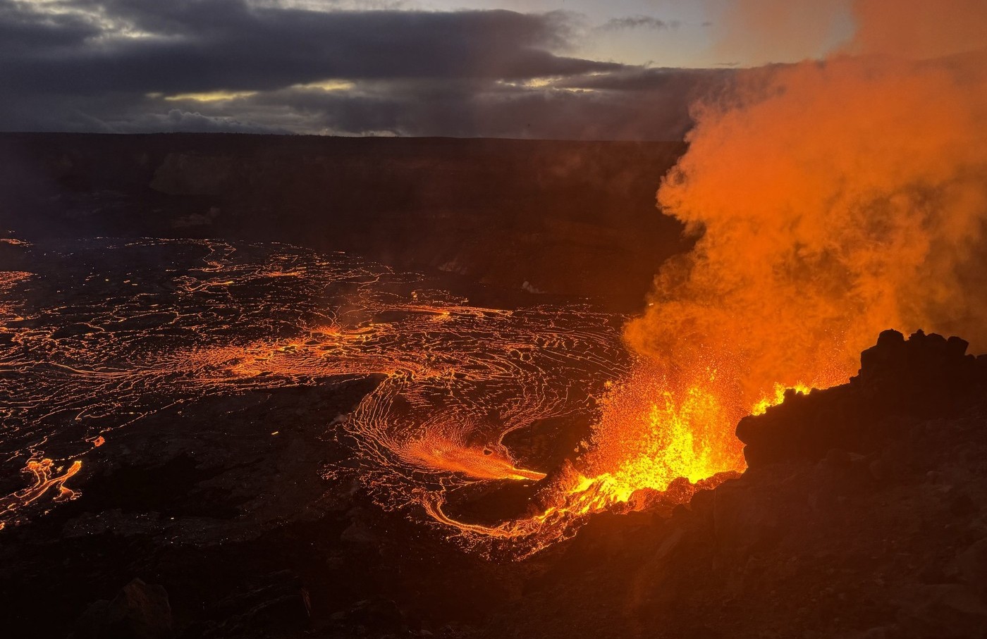 Imagini spectaculoase cu erupția Vulcanului Kilauea din Hawaii