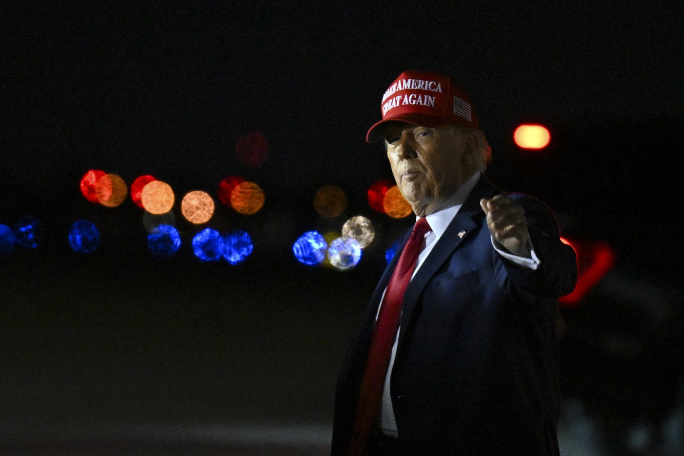 Sondaj CNN despre Donald Trump. Cum văd americanii direcția SUA, înainte de primul discurs al președintelui în Congres