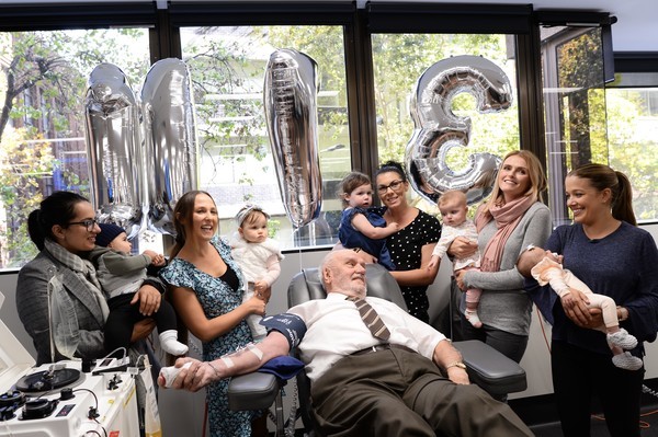 Australianul a cărui plasmă a salvat 2,4 milioane de copii a murit. James Harrison avea 88 de ani. De ce era special sângele său