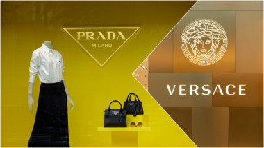 Prada, aproape de achiziția Versace: ar putea intra în portofoliul său pentru 1,6 miliarde de dolari