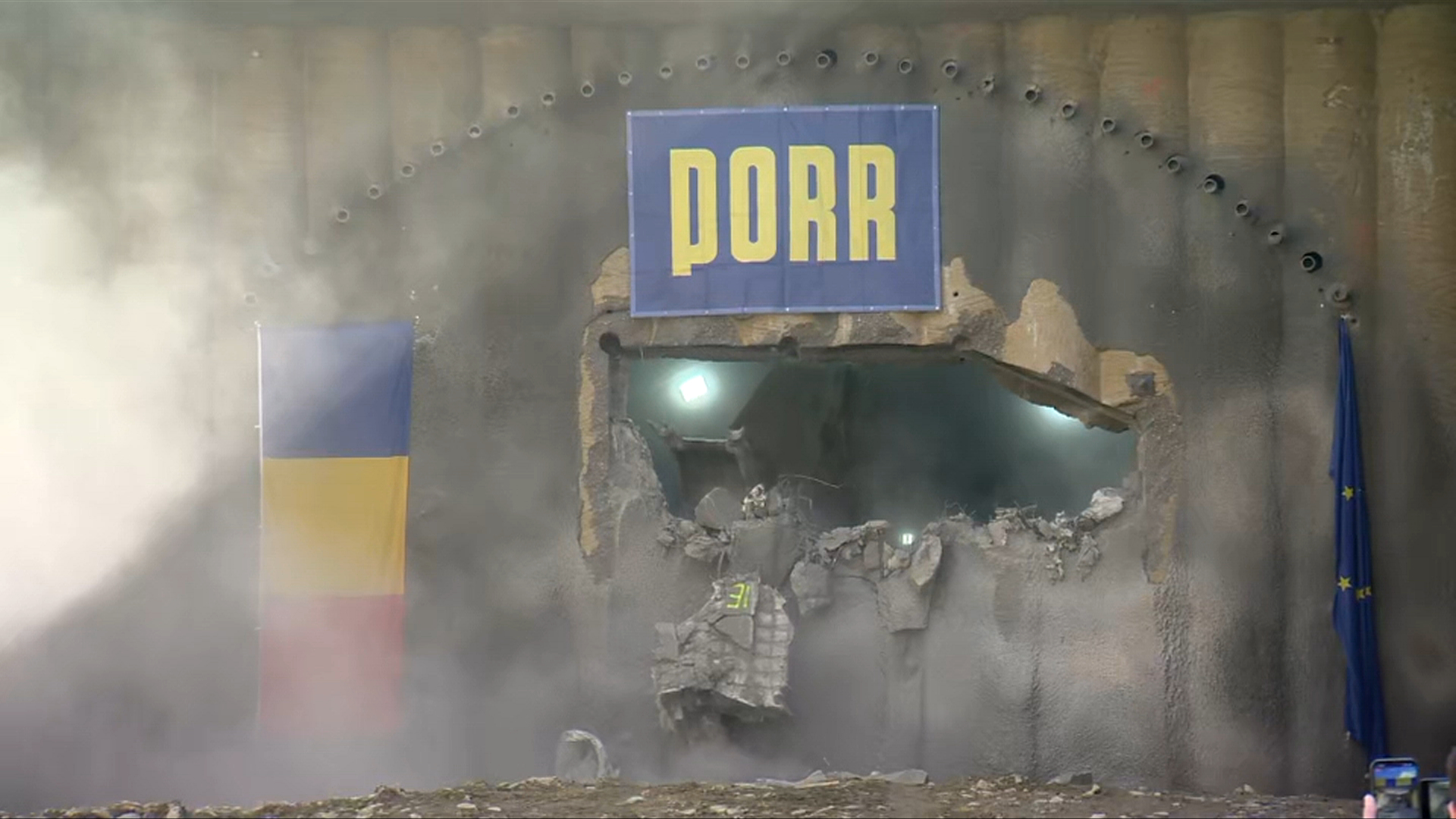 Premieră în România: prima galerie a tunelului forat de pe autostrada Sibiu - Pitești a fost străpunsă. Care este stadiul lucrărilor