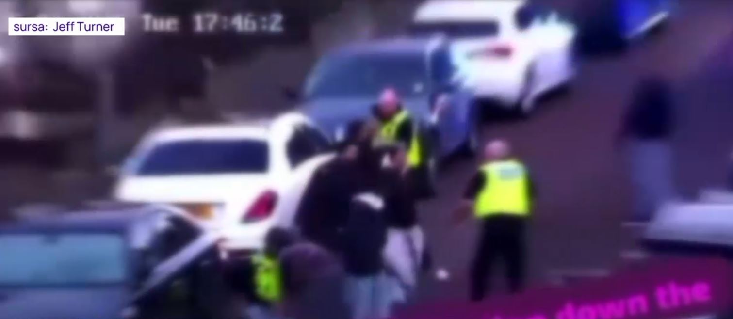 VIDEO Polițiști britanici, atacați de un grup de români, după ce asistenții sociali au vrut să ia doi copii dintr-o casă