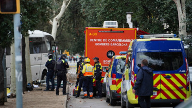 echipe de interventie la locul unui accident in spania