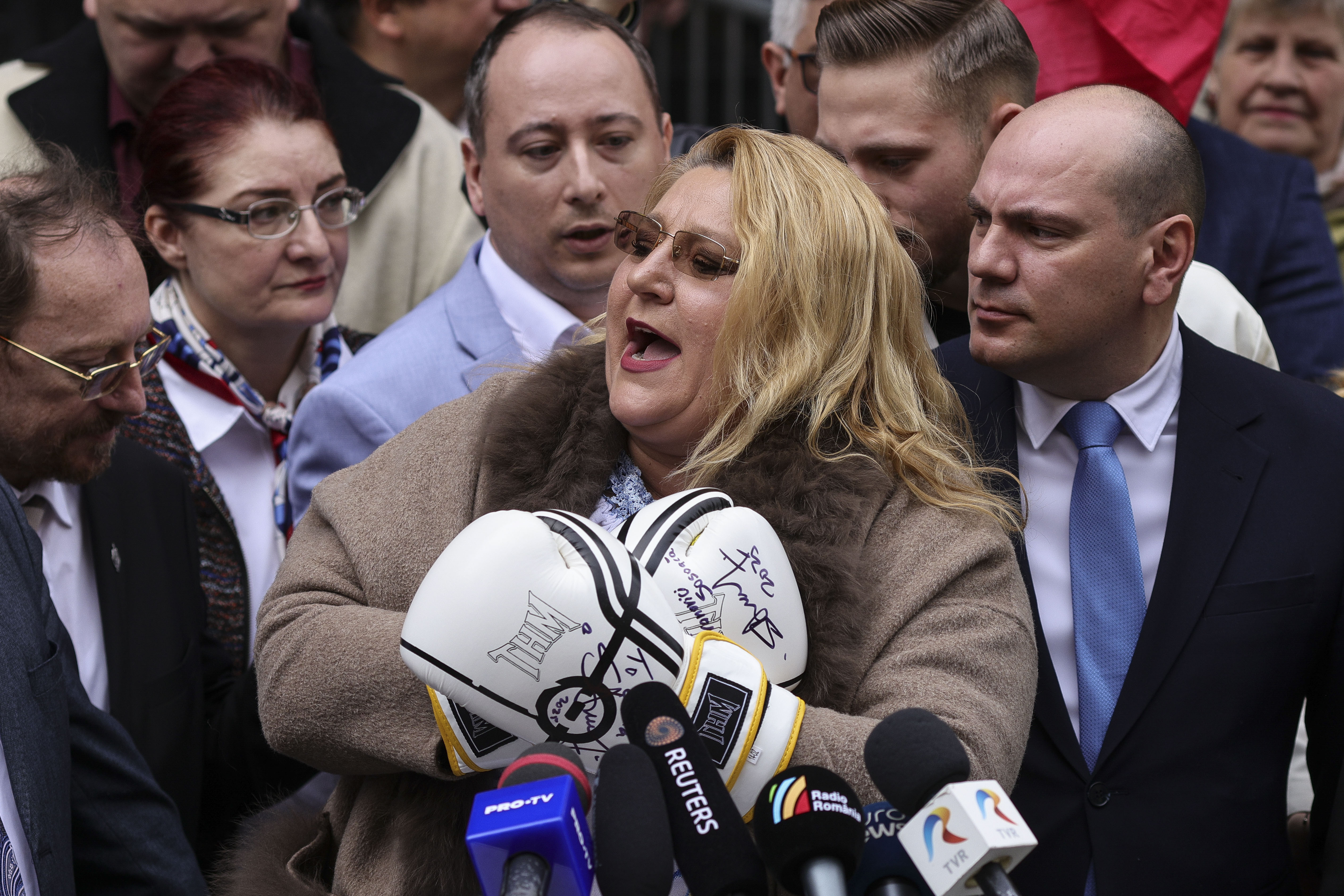 Candidatura Dianei Șoșoacă la prezidențiale a fost respinsă de BEC. Reacția șefei SOS și a AUR