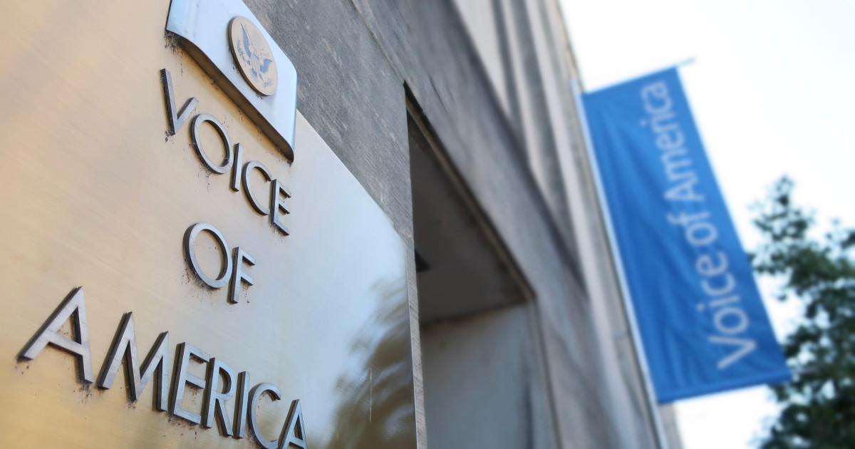 Un judecător a decis că angajații de la Vocea Americii se pot întoarce la muncă|EpicNews