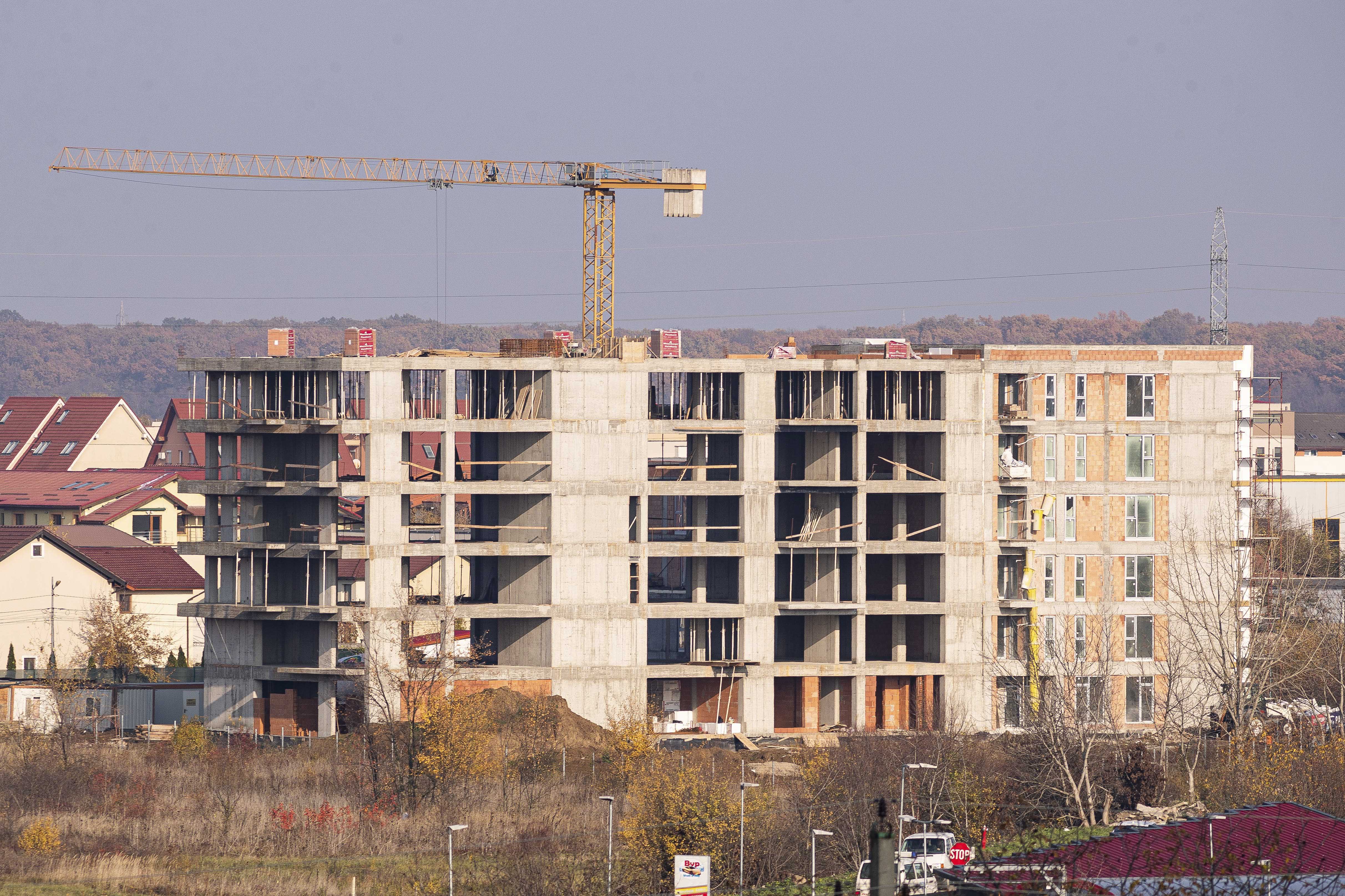 Ce obligații ar putea avea dezvoltatorii imobiliari. Proiect de lege pentru protejarea clienților, analizat de parlamentari