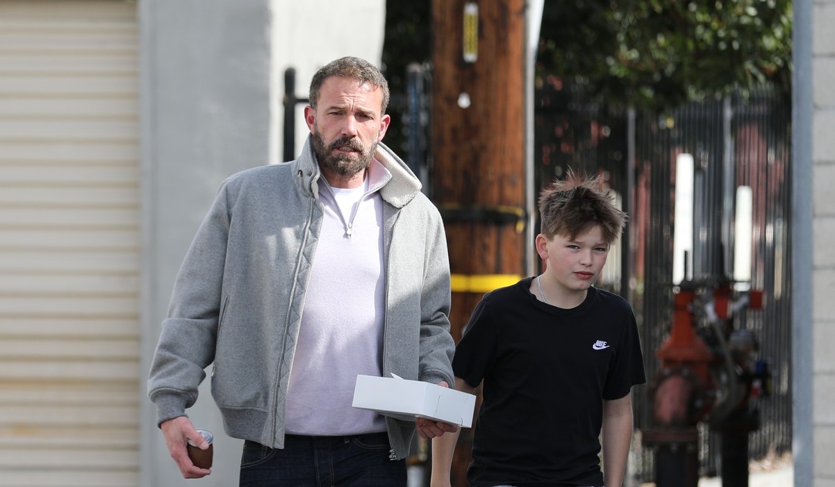„Eu am bani, tu ești lefter”. Reacția lui Ben Affleck atunci când fiul său de 13 ani a vrut adidași de 6000 de dolari