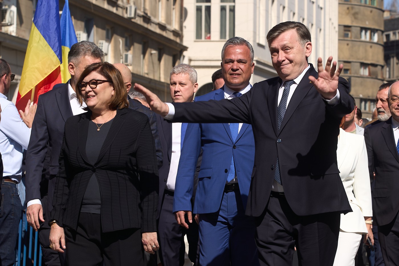 Ce rol ar putea avea eurodeputata Adina Vălean, dacă ajunge președinte Crin Antonescu. „Eu mi-aş dori-o aici, mi-aş dori-o implicată”