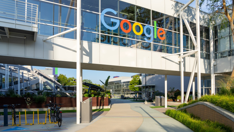Google,Logo,Sign,On,The,Building,In,Mountain,View,,California,