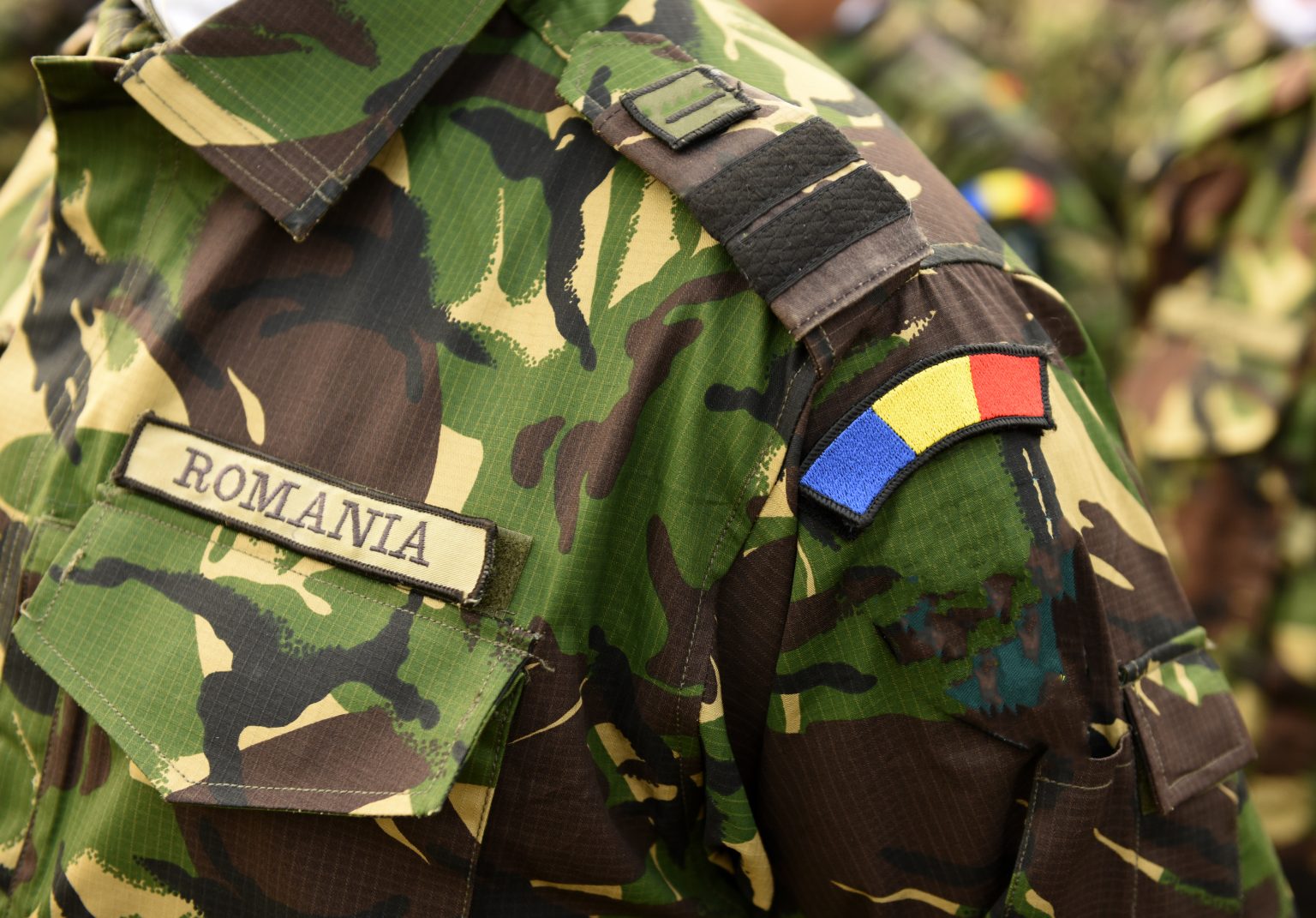 Doi militari au fost răniți într-o explozie, în timpul unui exercițiu de distrugere a muniției reale. Precizările MApN