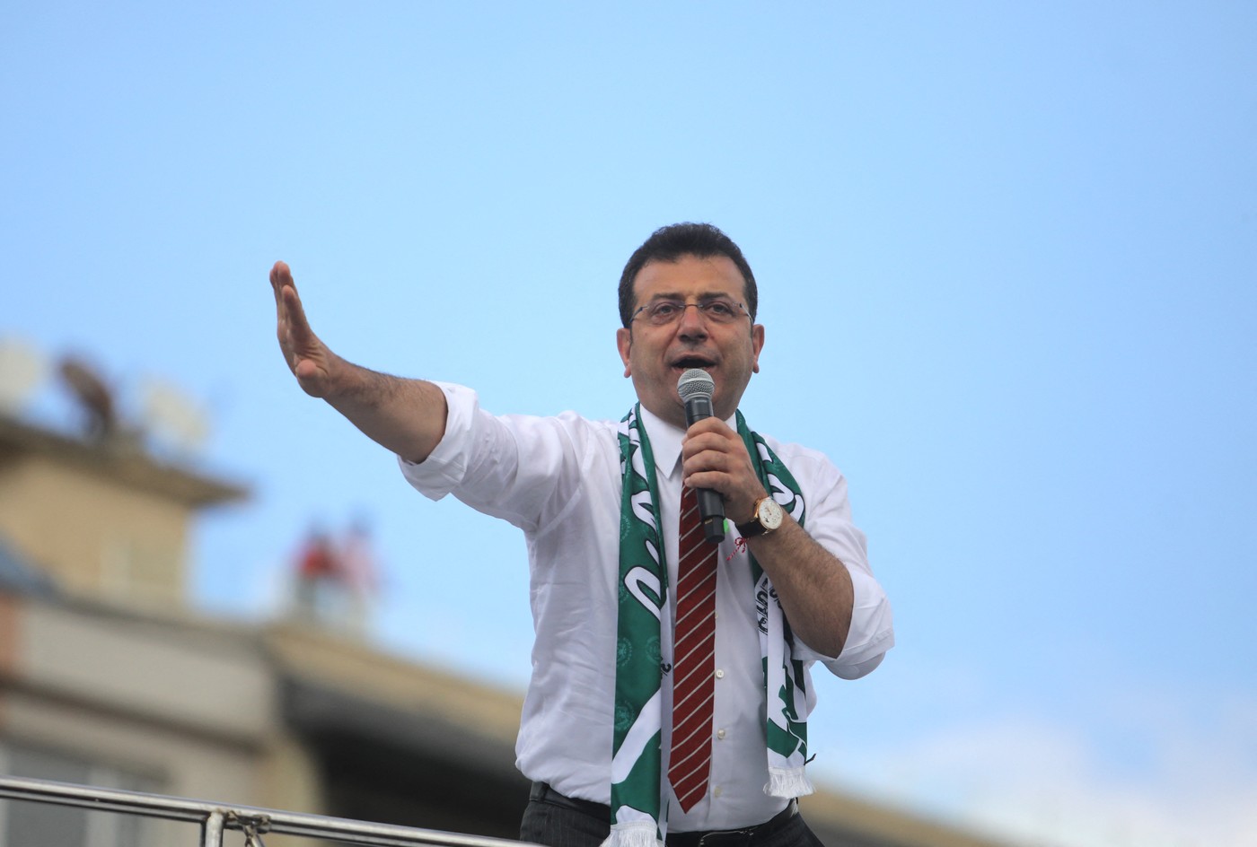 Primarul din Istanbul, principalul opozant al lui Erdogan, riscă peste 2.300 ani de închisoare. El este acuzat de 142 de infracţiuni