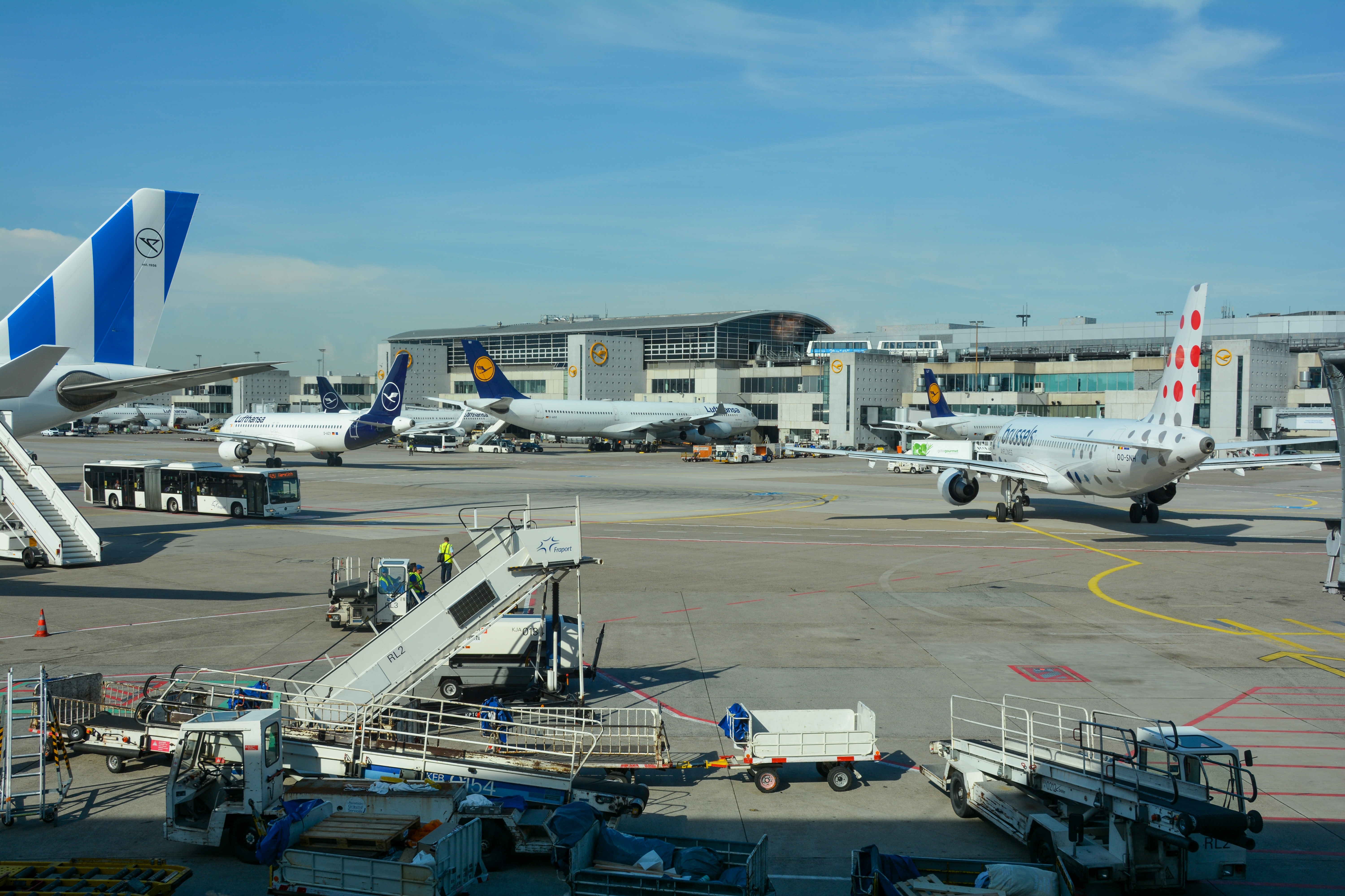 Avertisment MAE pentru românii care călătoresc în Germania: transportul aerian este afectat pe mai multe aeroporturi
