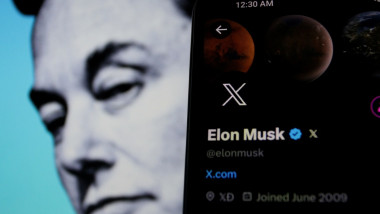 Elon Musk Changes Twitter Logo