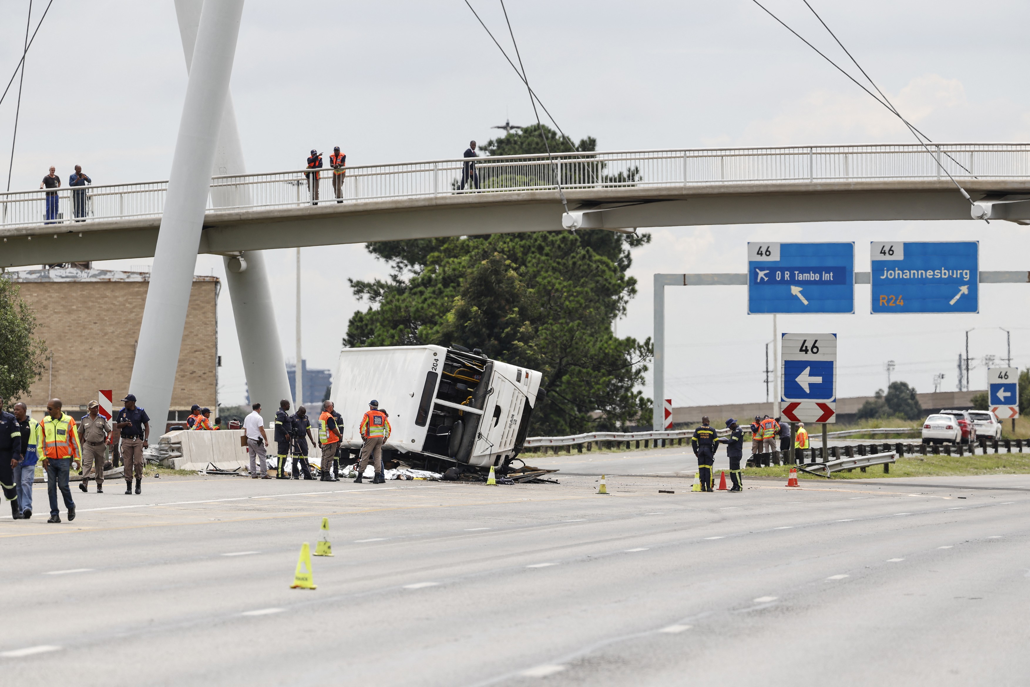 Accident dramatic în Africa de Sud: 12 oameni au murit după ce un autocar s-a răsturnat lângă Johannesburg: „E un dezastru"
