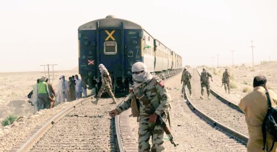 Un tren cu peste 400 de persoane a fost deturnat în Pakistan de o grupare separatistă. Zeci de teroriști au fost uciși (surse)