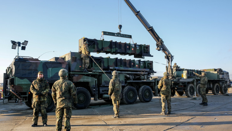 Pentagonul revizuieşte exporturile de arme şi către alte țări, nu numai către Ucraina (The Guardian)