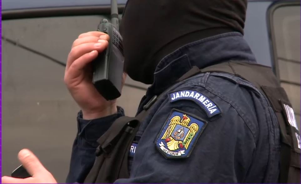 Jandarm împuşcat accidental în cap de un coleg în timpul unui exercițiu. Subofițerul avea 27 de ani