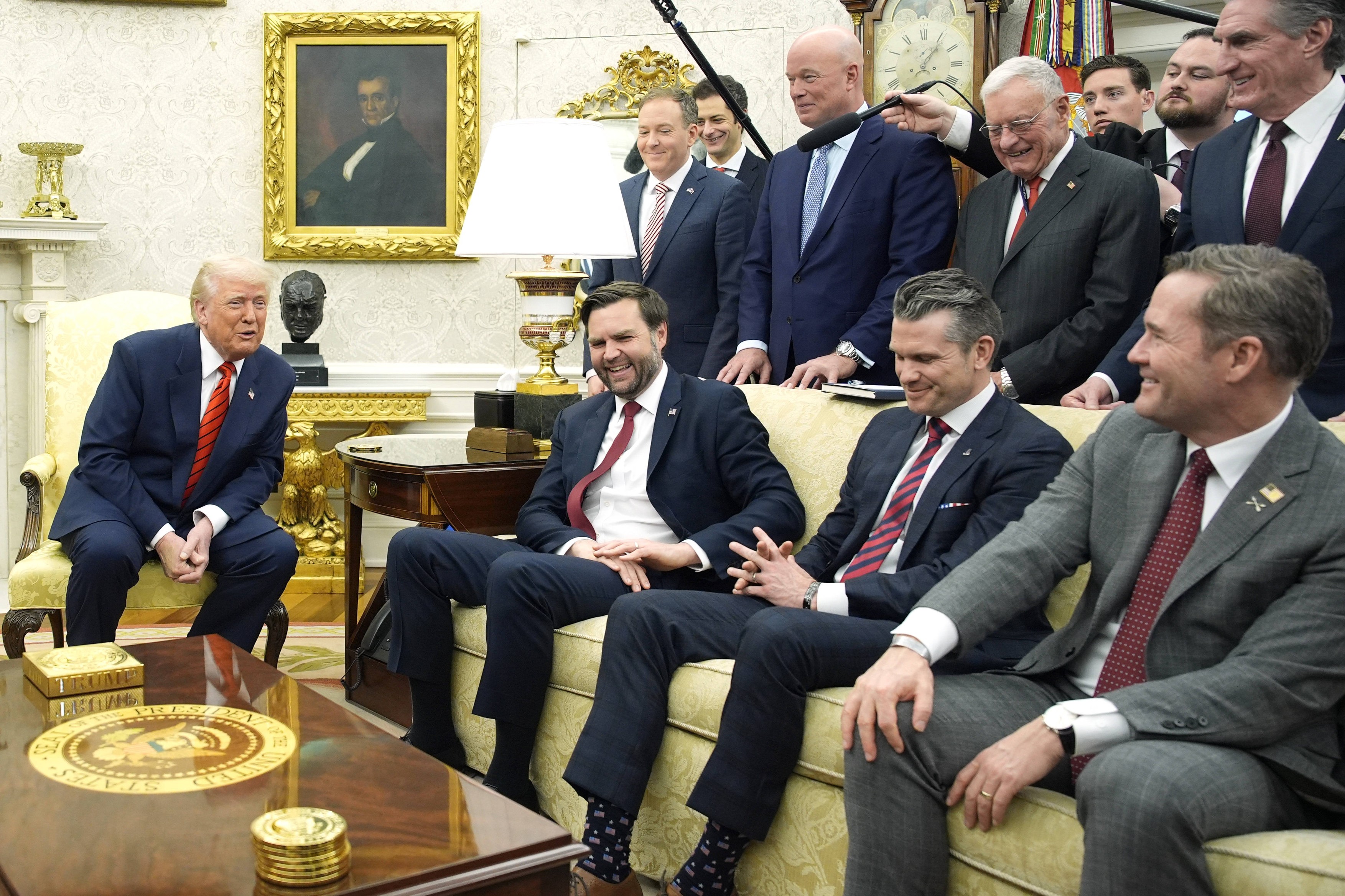 „Waltz e un idiot”. Consilierul lui Trump e „pe făraș”, după scandalul publicării planurilor militare ale SUA pe un grup de chat