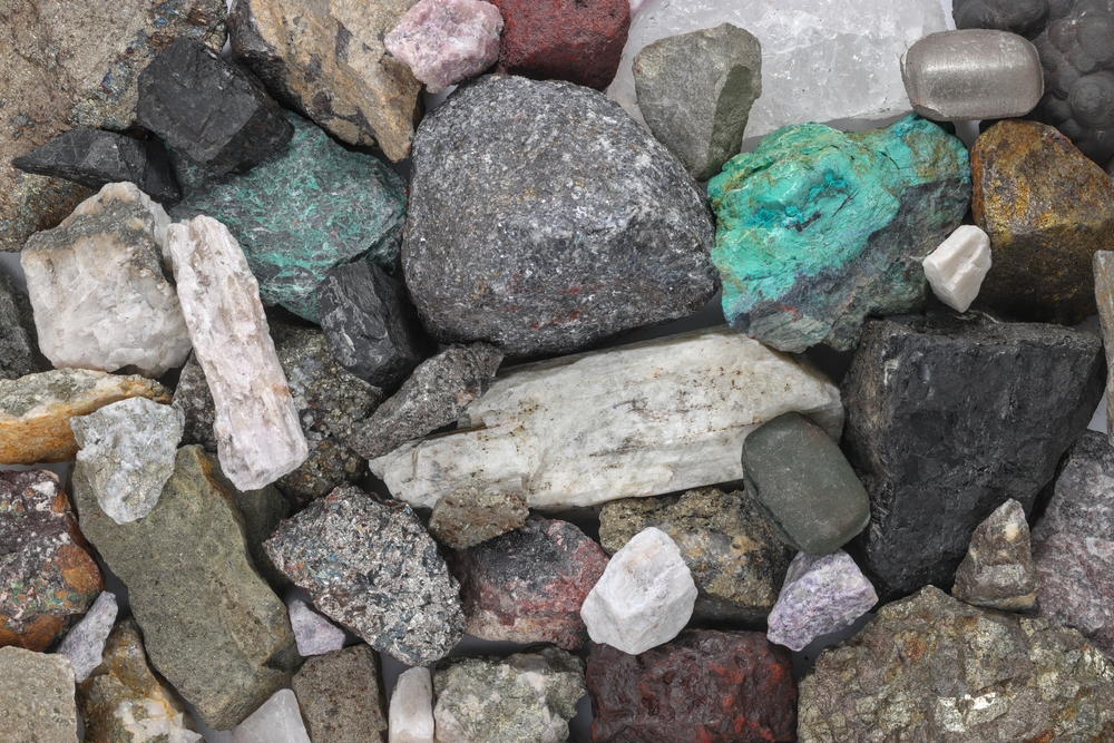 Comisia Europeană va finanţa cu 615 milioane euro trei proiecte de exploatare a mineralelor în România
