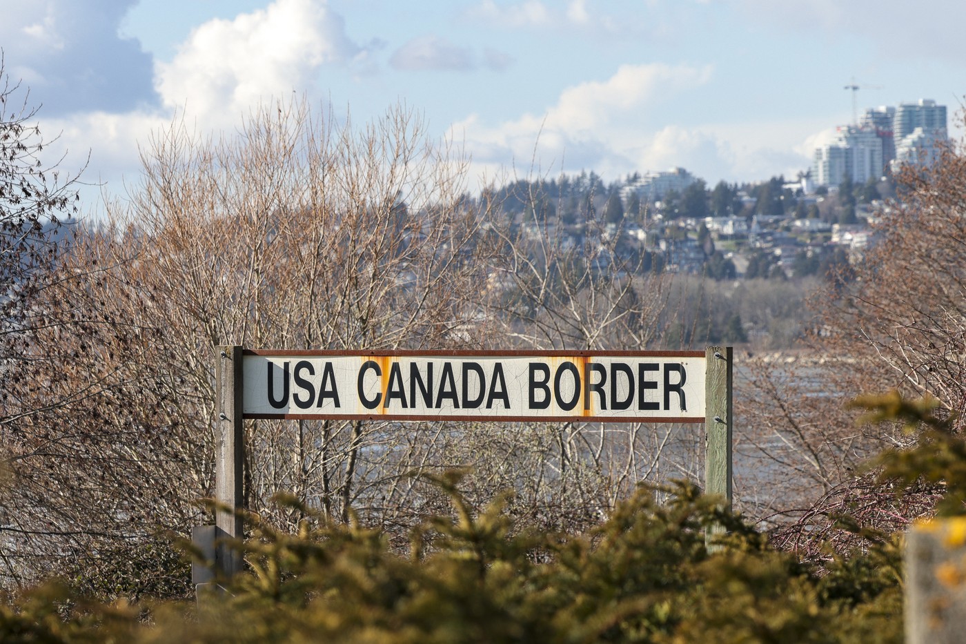 Fox News dezbate subiectul „afluxului de imigranţi români ilegali” din SUA. Rolul jucat de Canada