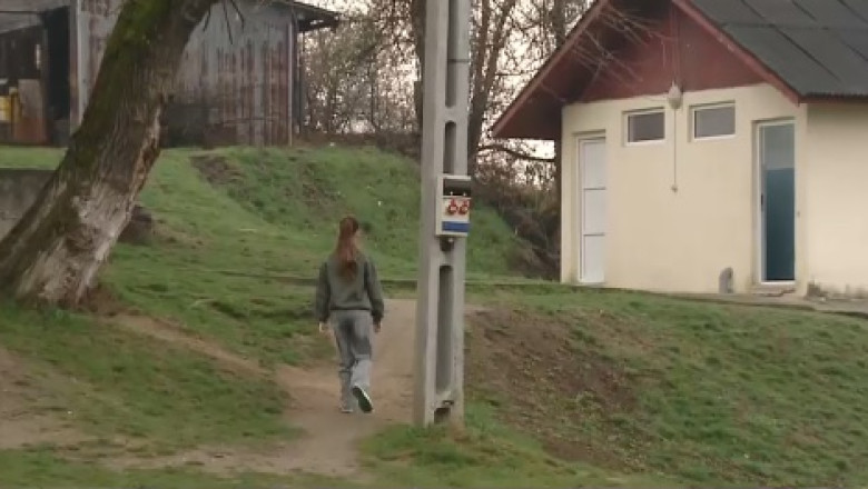 wc in curte gorj