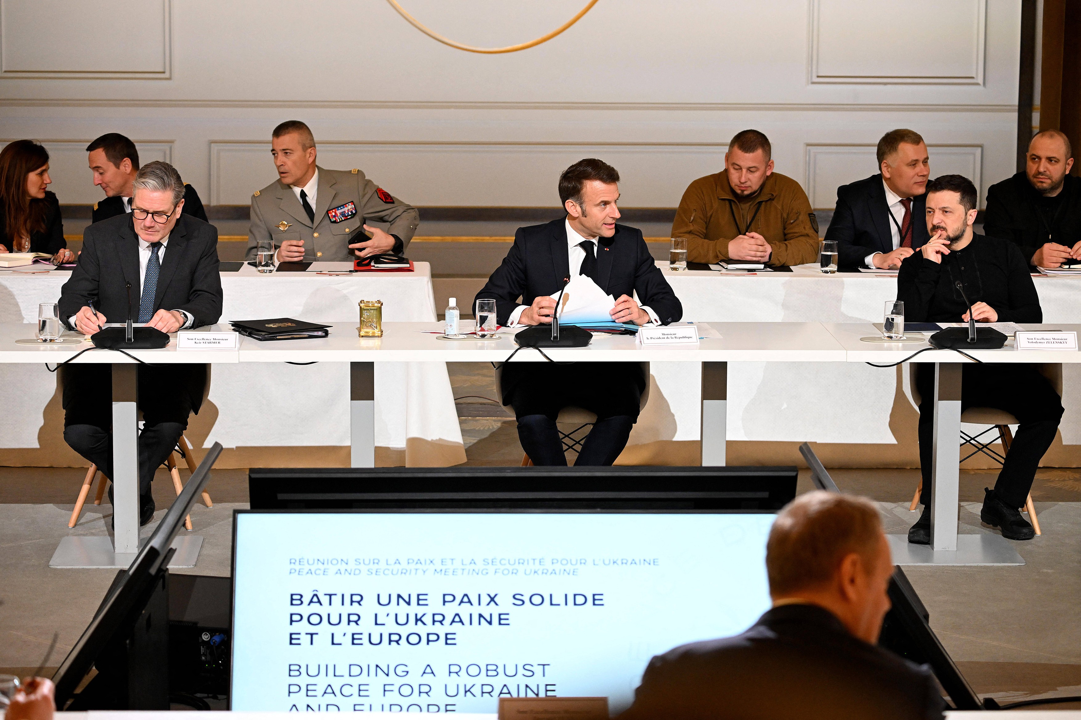 Garanțiile de securitate pentru Ucraina, discutate la Paris. Ilie Bolojan, la reuniunea convocată de Macron