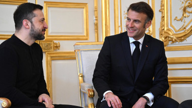 Entretien en le président Emmanuel Macron, le président Volodyymr Zelensky et Keir Starmer, premier ministre du Royaume Uni avant la réunion sur la paix et la sécurité pour l’Ukraine à Paris